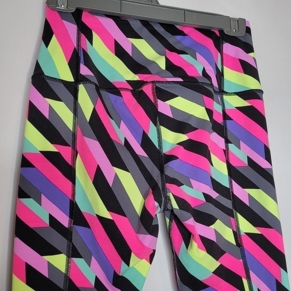 Victoria Secret Neon Capri Geo Print Tights - Picture 7 of 14